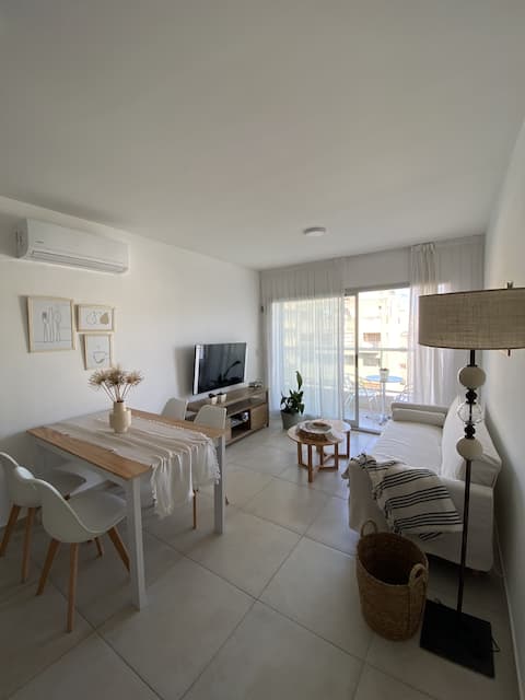 Anuncio de Airbnb popular: Excellent apartment with a pool and garage. en La Plata