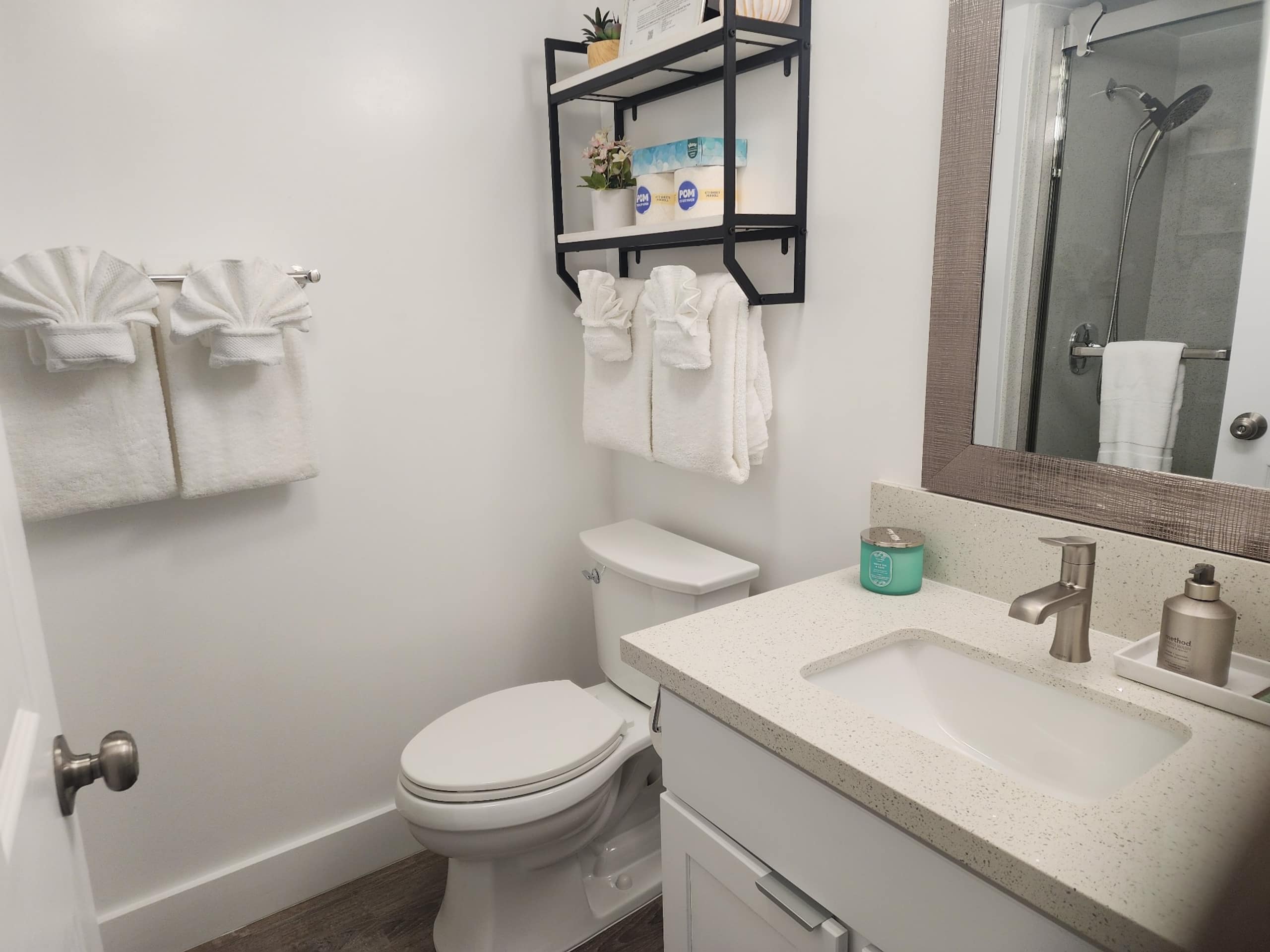 Fully Remodeled! Ocean View! Free Parking! - Image 4