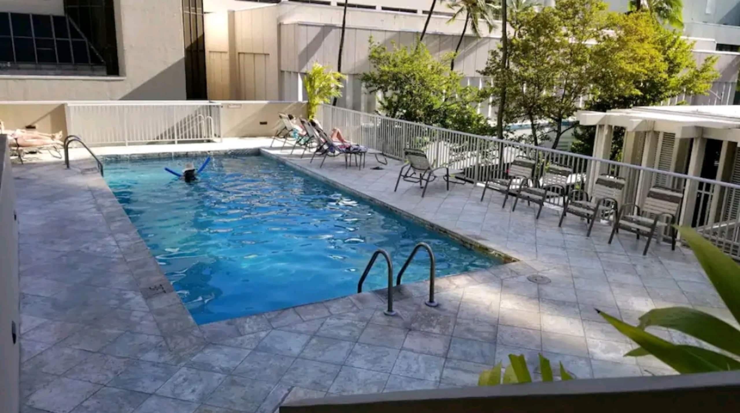Fully Remodeled! Ocean View! Free Parking! - Image 13