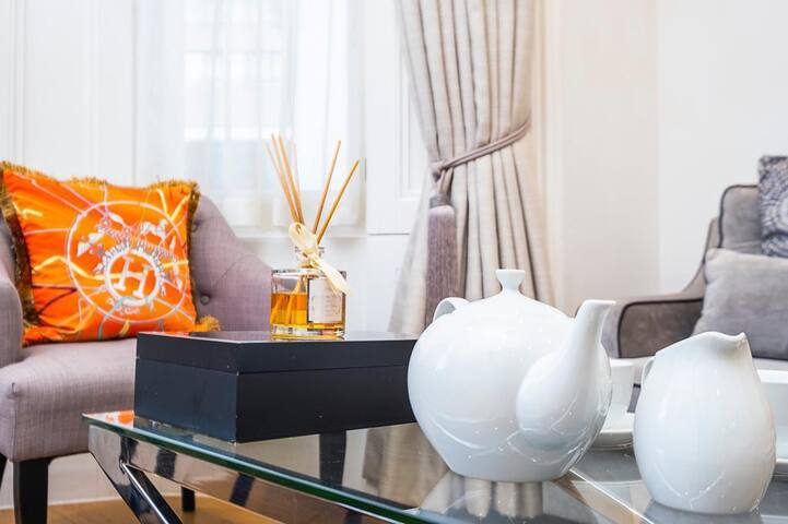 Luxury 2 bedroom in South Kensington & Chelsea. gallery image 4