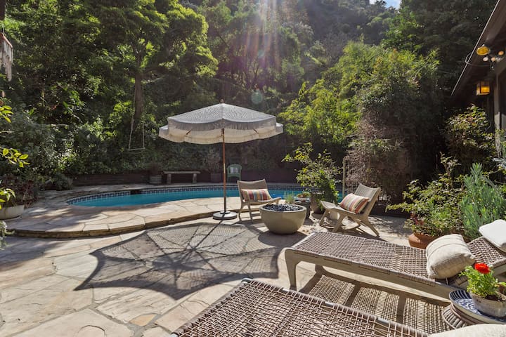 Charming Beverly Hills Oasis