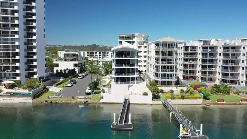 Waterfront Luxury Apartments gallery image 2
