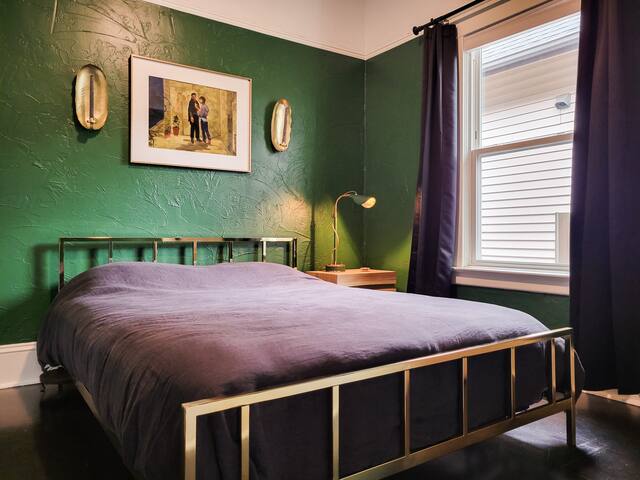 The Lilypad – 2br urban oasis gallery image 5