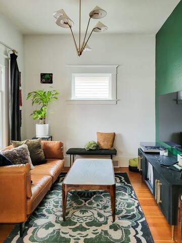 The Lilypad – 2br urban oasis gallery image 2