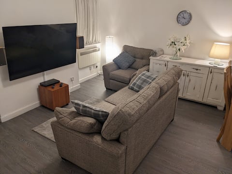 Popular Airbnb listing: 2 Lilliestead Cottages in Berwick Upon Tweed