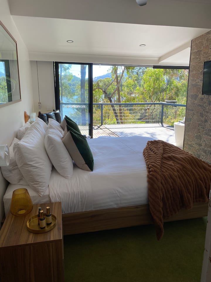 Top 10 PetFriendly Airbnbs Near Lake Eildon, Australia Trip101