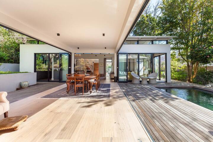 The Hillwood: light, airy, modern tranquility gallery image 3