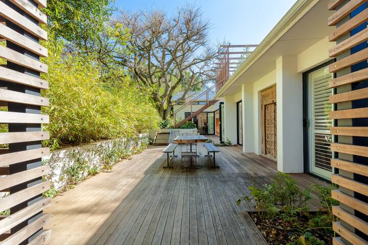 The Hillwood: light, airy, modern tranquility gallery image 4