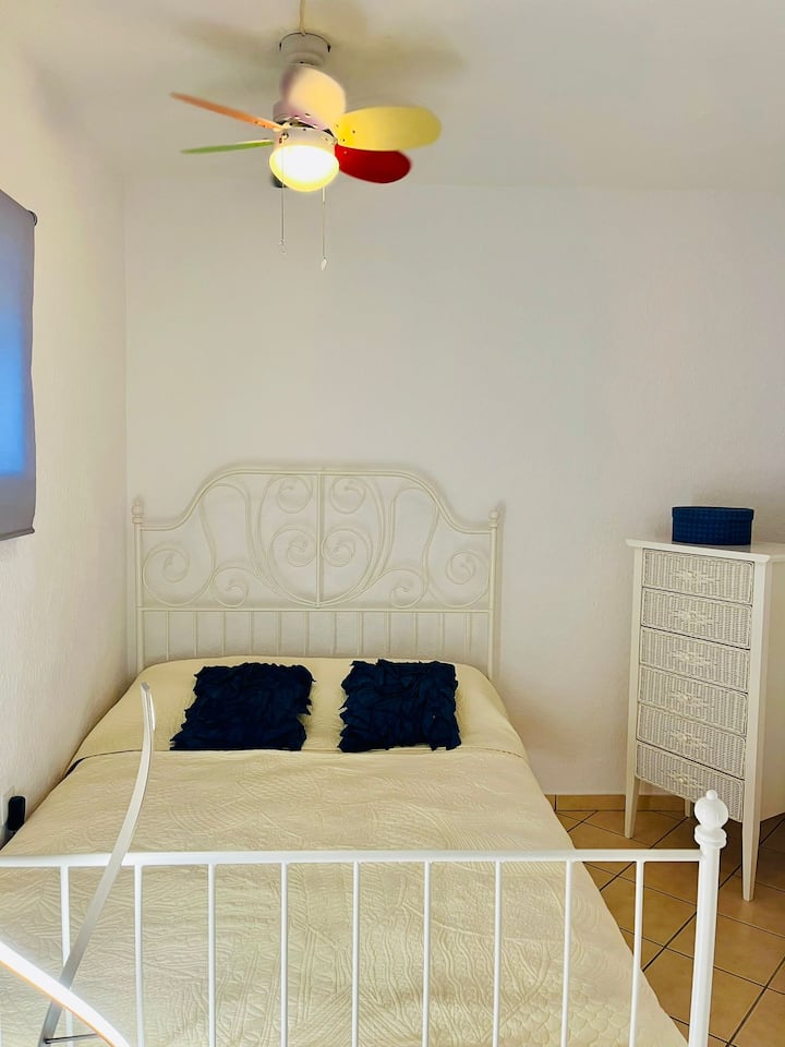 带140X190床的次要卧室