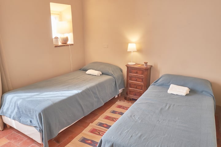 غرفة النوم 2