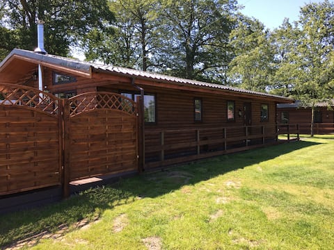 The Buck 5 Berth Log Cabin With Hot Tub