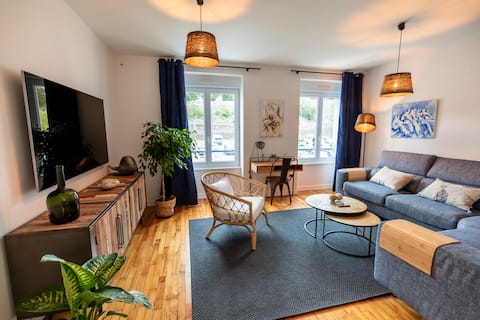 Apartment de la Marina. Commercial port.
