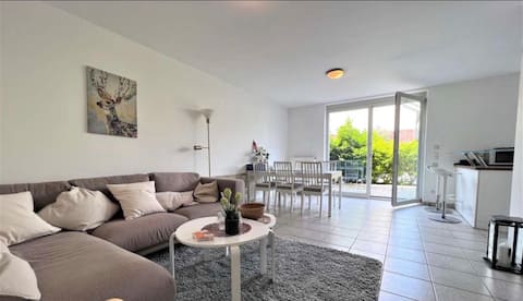 Leistungsstarkes Airbnb: Vacation Haus ( near Düss. Exhibition and Airport) in Lohausen