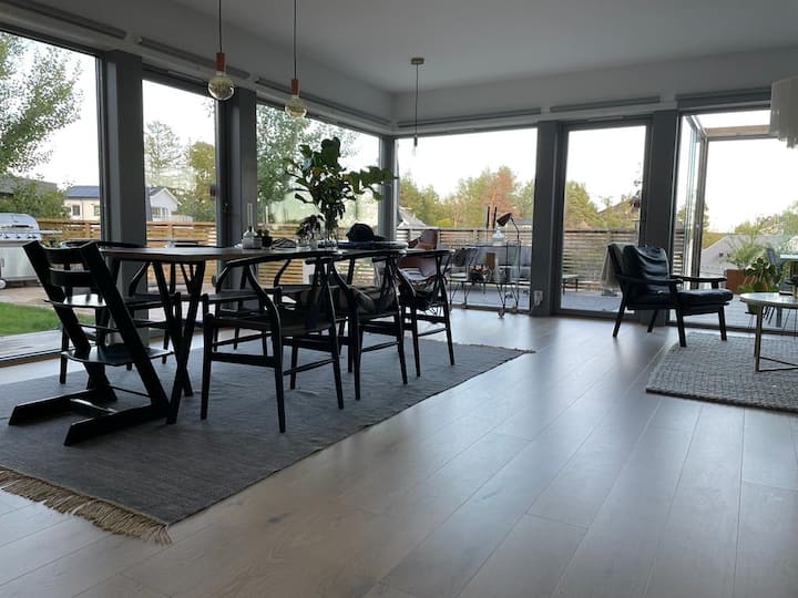 Strandnära Parhus I Mörtnäs - Värmdö