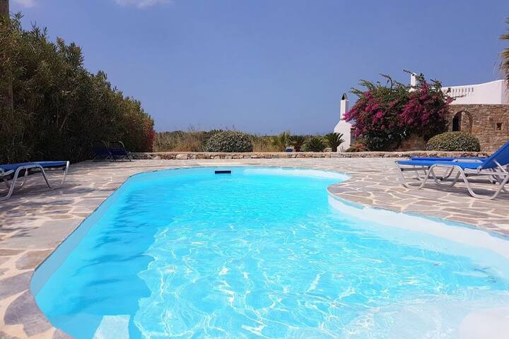 Villa Bougainvillia, Glyfada 4 bed beach house gallery image 5