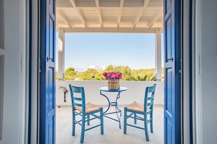 Villa Bougainvillia, Glyfada 4 bed beach house gallery image 3