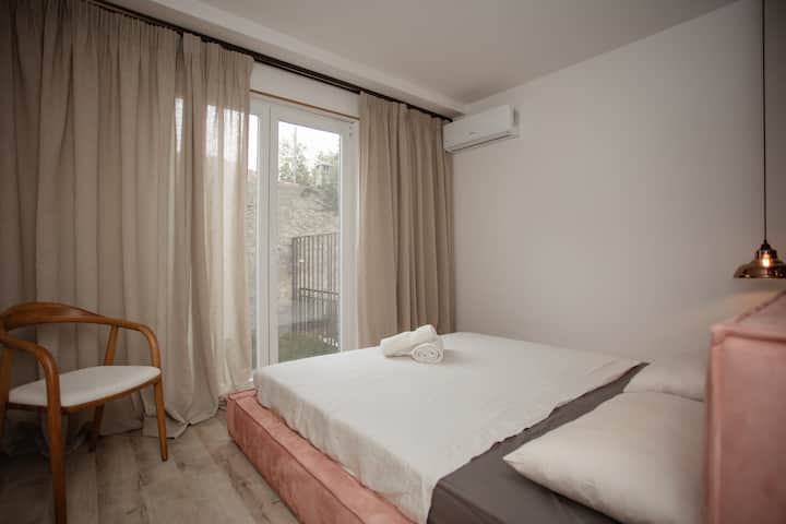 Schlafzimmer 1 mit Doppelbett 