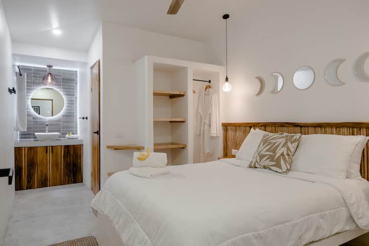 חדר 4 - לונה קווין