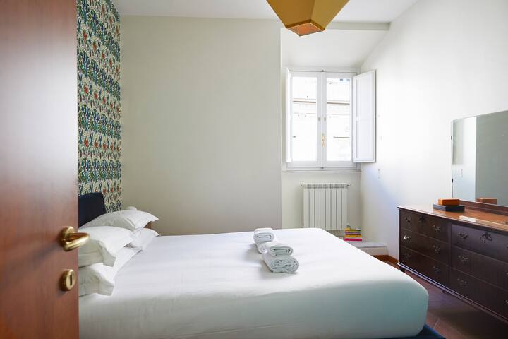 Elegant Home Near Navona Square Center of Rome gallery image 4