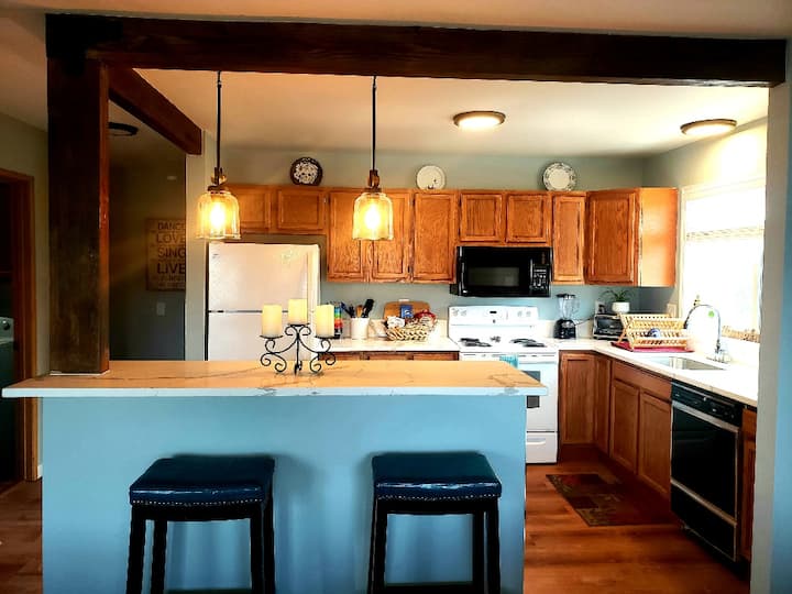 Newly Renovated CondoHood River Apartments for Rent in Hood River