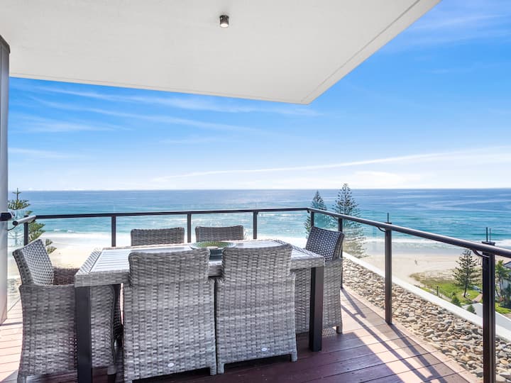 Magnoli Palm Beach Penthouse - Oceanfront Escape - Coolangatta