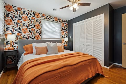 House & Guest House Sleeps 10 | Minutes to Airport