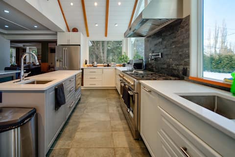 Private Rustic home w/ Huge yard