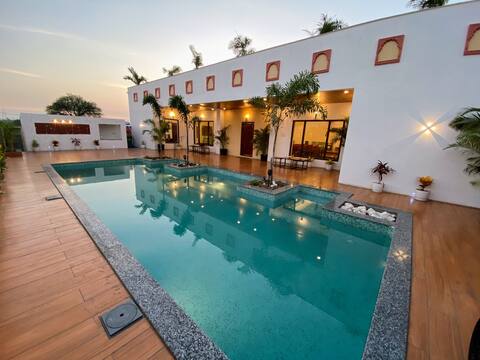 Syna Amado by MagoStays - 6BR Luxury Pool Villa