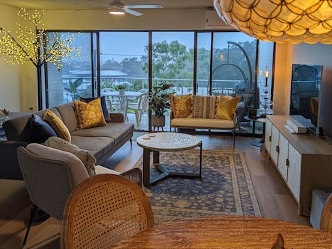 Admirals Oasis: Spacious, lux unit 200m to beach