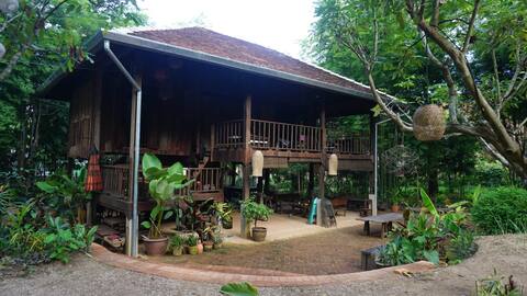 Traditional house next hot spring & national park