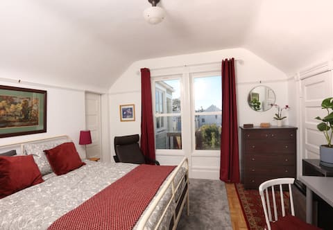 Successful Airbnb property: 2 bright fully furnished rooms in Inner Richmond