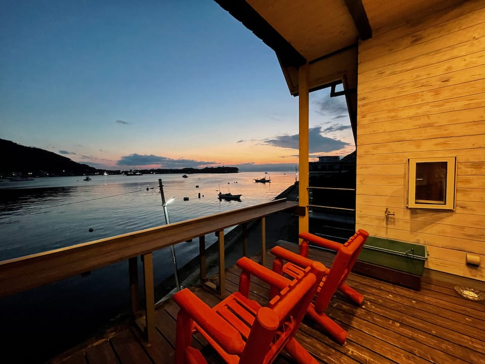 An owner-built villa on Toda harbour, Toda, Numazu, Shizuoka, Japan, photo 1 of 10