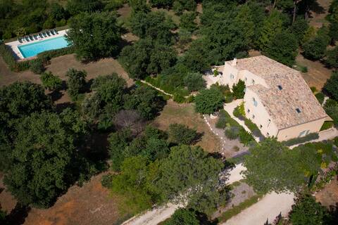 Bastide with tennis, pool, and playground