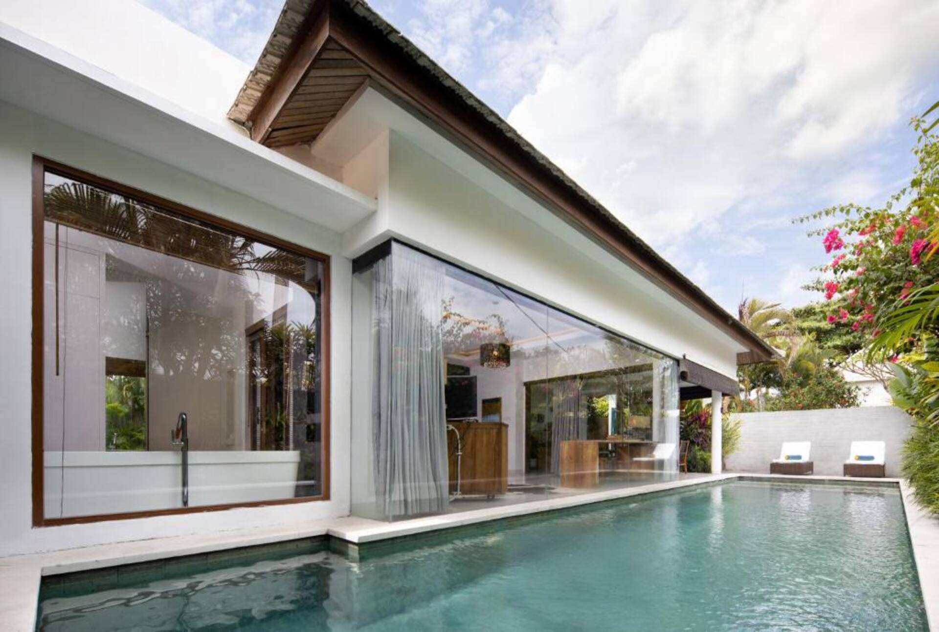 Romantic Poolside Hideaway 1 Bedroom Private Villa in Canggu 2
