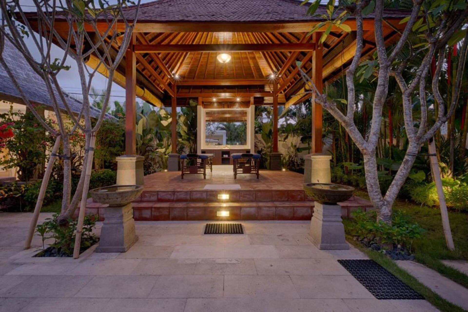 Romantic Garden Retreat 3 Bedroom Private Villa in Canggu 2