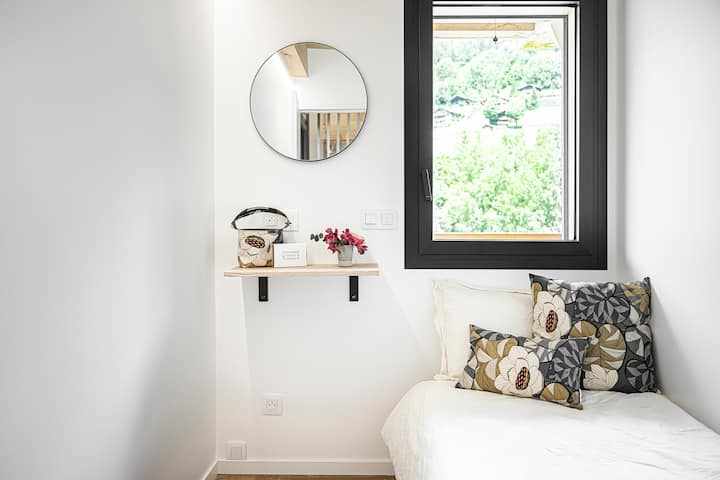 Chumba cha kulala kimoja (1 kati ya 10)