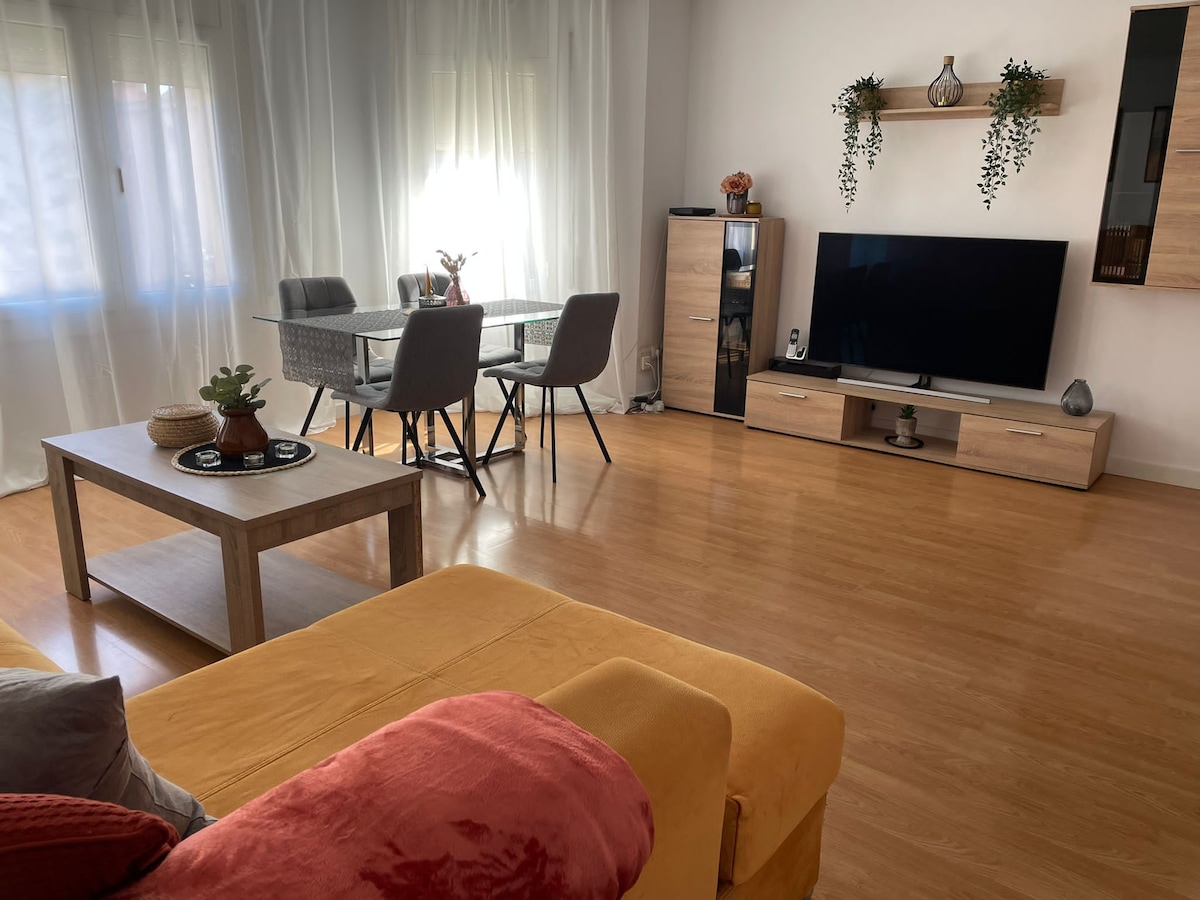 Propriété Airbnb réussie: A spacious accommodation, perfect for group visits à Terrassa