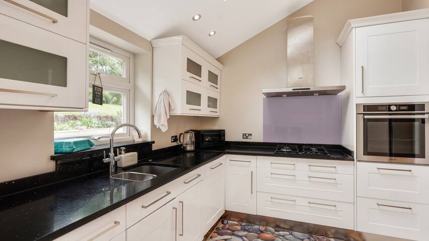 Cosy Comfortable Family home gallery image 5