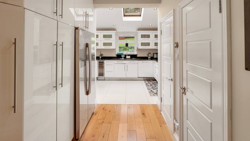 Cosy Comfortable Family home gallery image 3