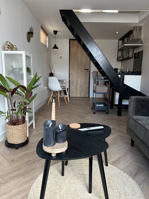 Cottage close to beach-own parking