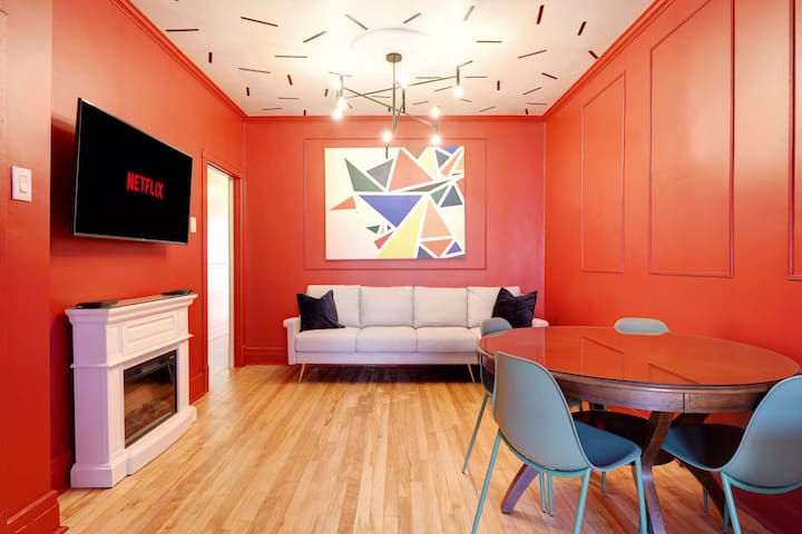 L’Union Montréal | Subway | AC | Parking ($)