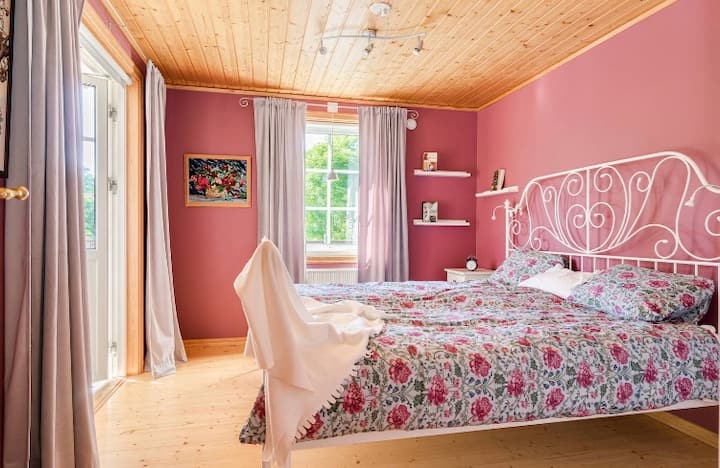 Спалня 1 (легло 180 x x)