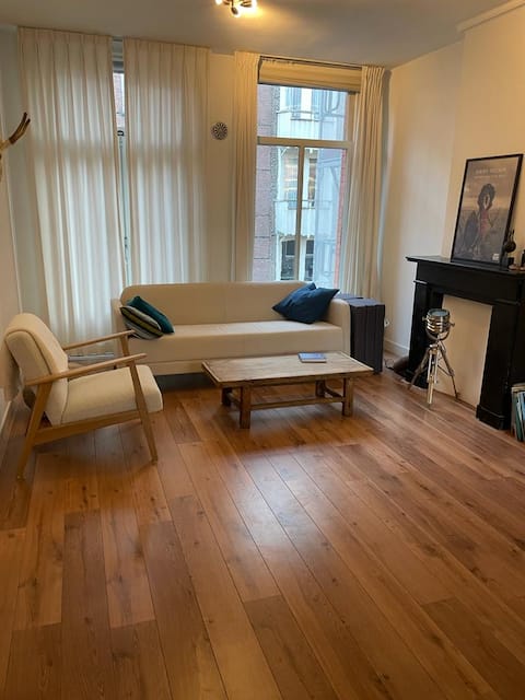 Top Airbnb: Central apartment in Amsterdam (De Pijp) in Van Der Helstpleinbuurt
