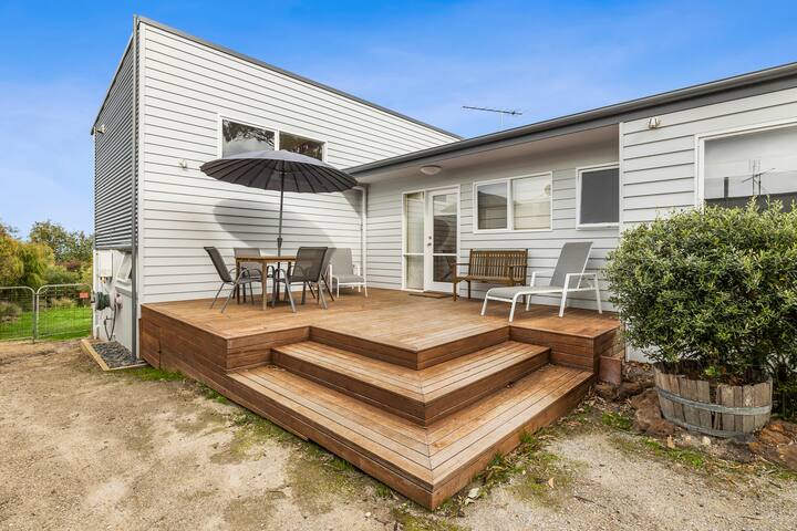 Ocean Views on Fifth Avenue Anglese