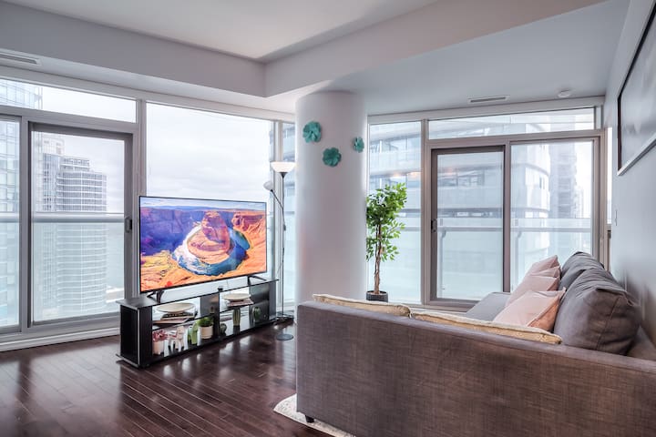 FIFA location! Newly Furnished CN Tower 2 BR Condo