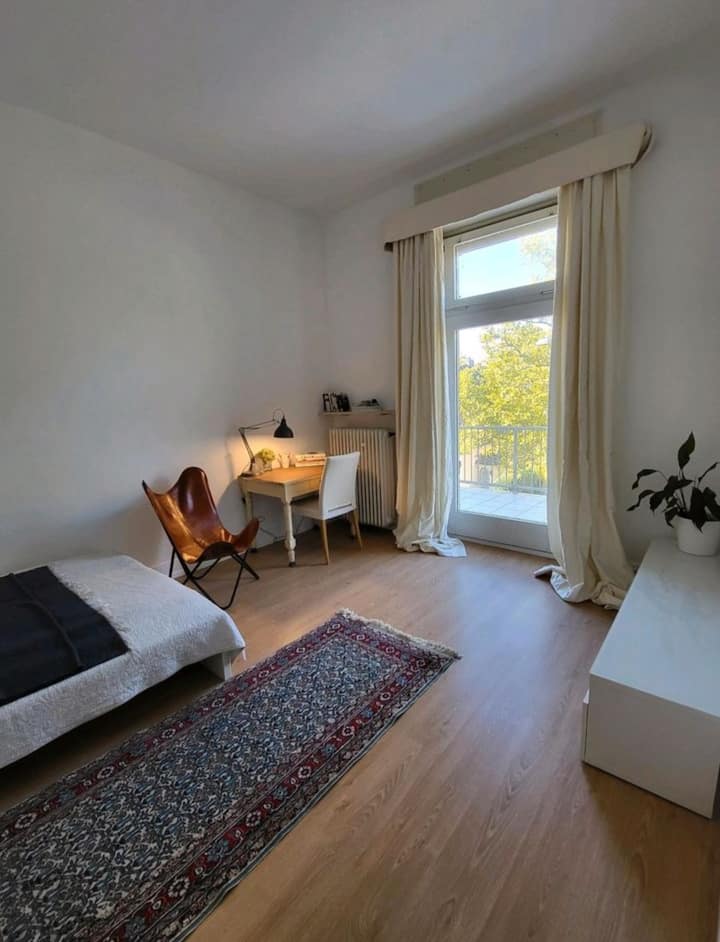 Aydınlık 5,5 odalı daire +2 balkon Wiesbaden şehrinde Kiralık
