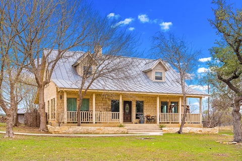 Serene Hill Country Retreat