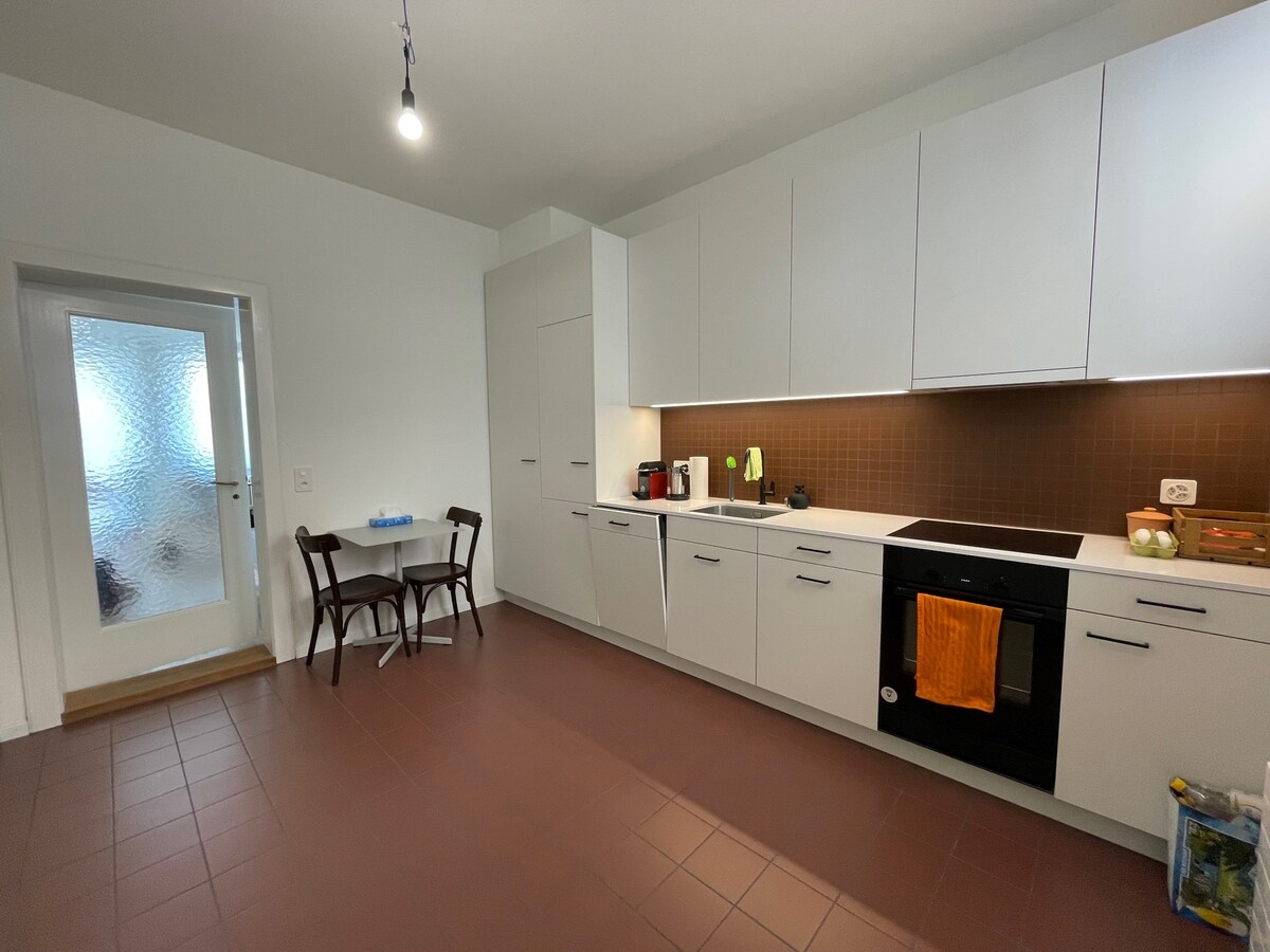 Top performing Airbnb: Beautiful studio by lake in Enge