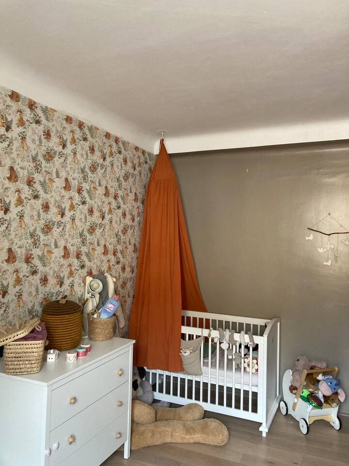Krevat fëmijësh me bare + ambient ndërrimi