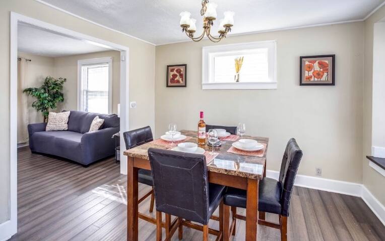 Fabulous by Airpt/DwTN/UofR gallery image 3